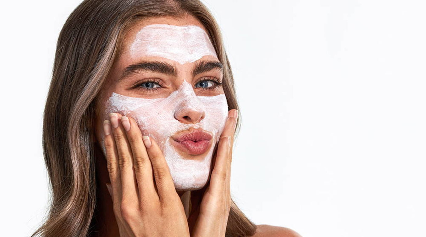 Reduce The Appearances of Blemishes For Clearer Skin With These Skincare Basics