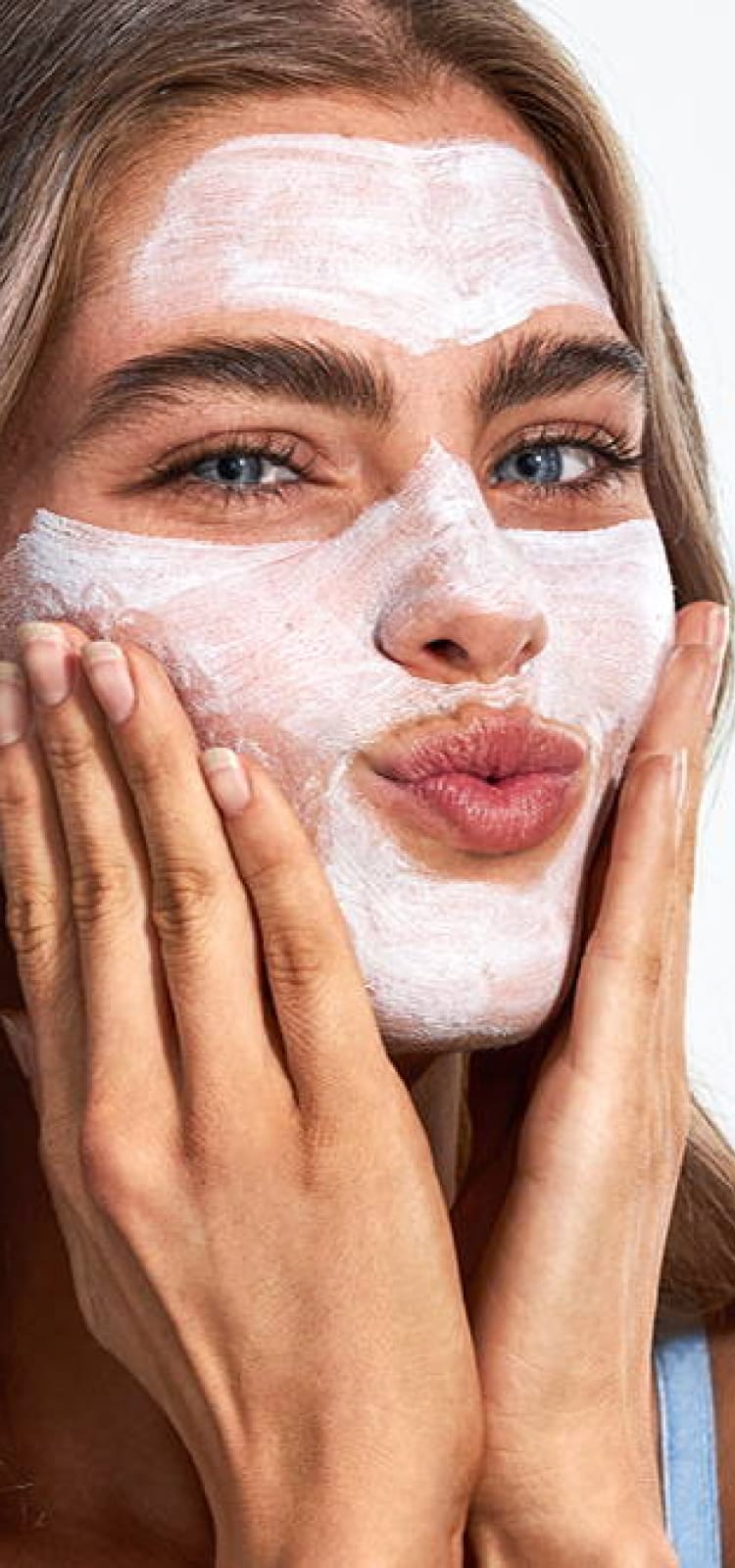 Reduce The Appearances of Blemishes For Clearer Skin With These Skincare Basics