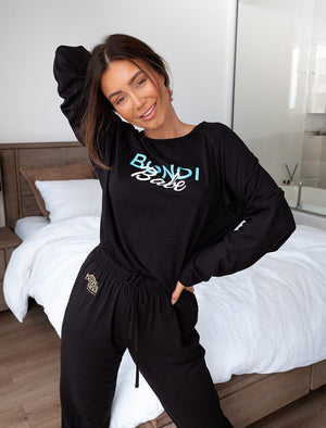 Bondi Sands Bondi Babe Tanning PJs Long worn by Infleuncer Pia Muehlenbeckng worn by Infl